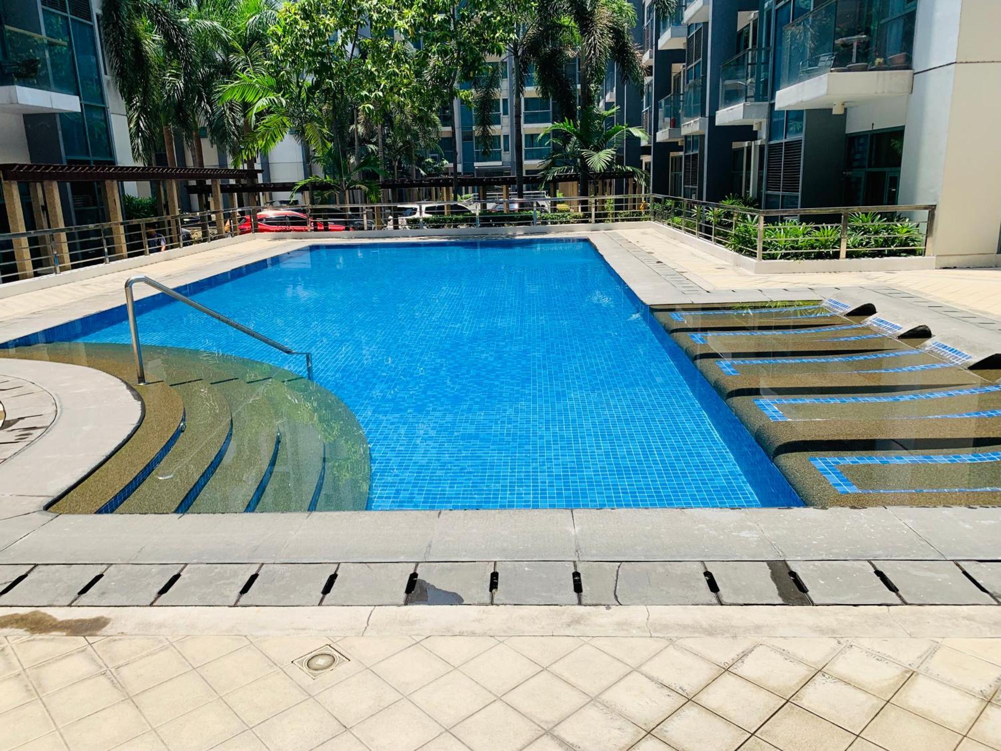 One Palm Tree Villas Condominium - Studio 2Nd Fl With Balcony - Across Terminal 3 Airport Pasay Exterior foto
