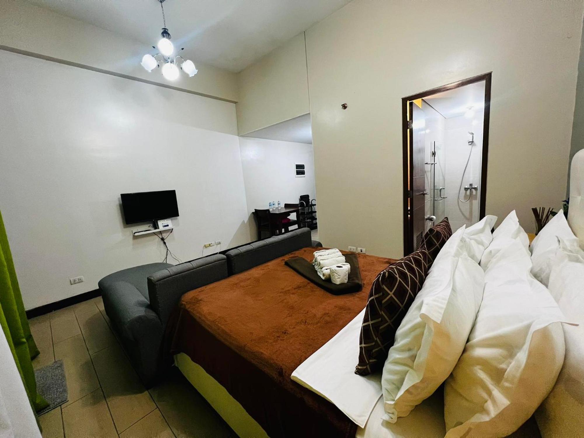 One Palm Tree Villas Condominium - Studio 2Nd Fl With Balcony - Across Terminal 3 Airport Pasay Exterior foto
